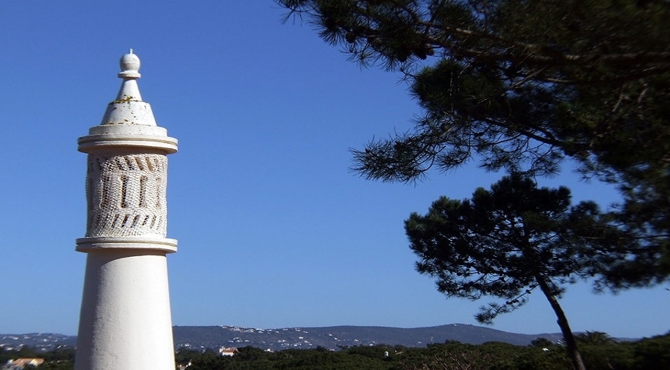 Fantástico terreno com deslumbrante vista mar em Vale do Lobo