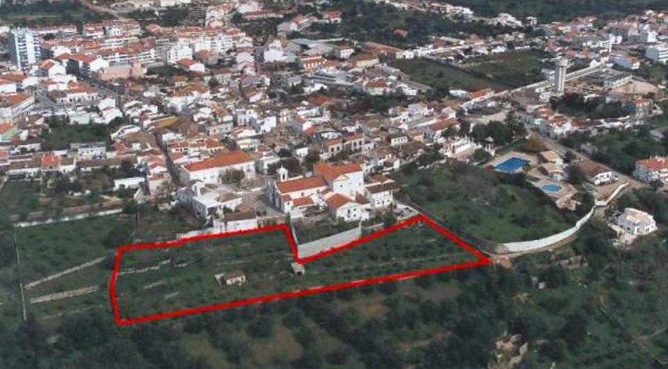 Terrain dans le centre de S. Bras de Alportel pour Hotel