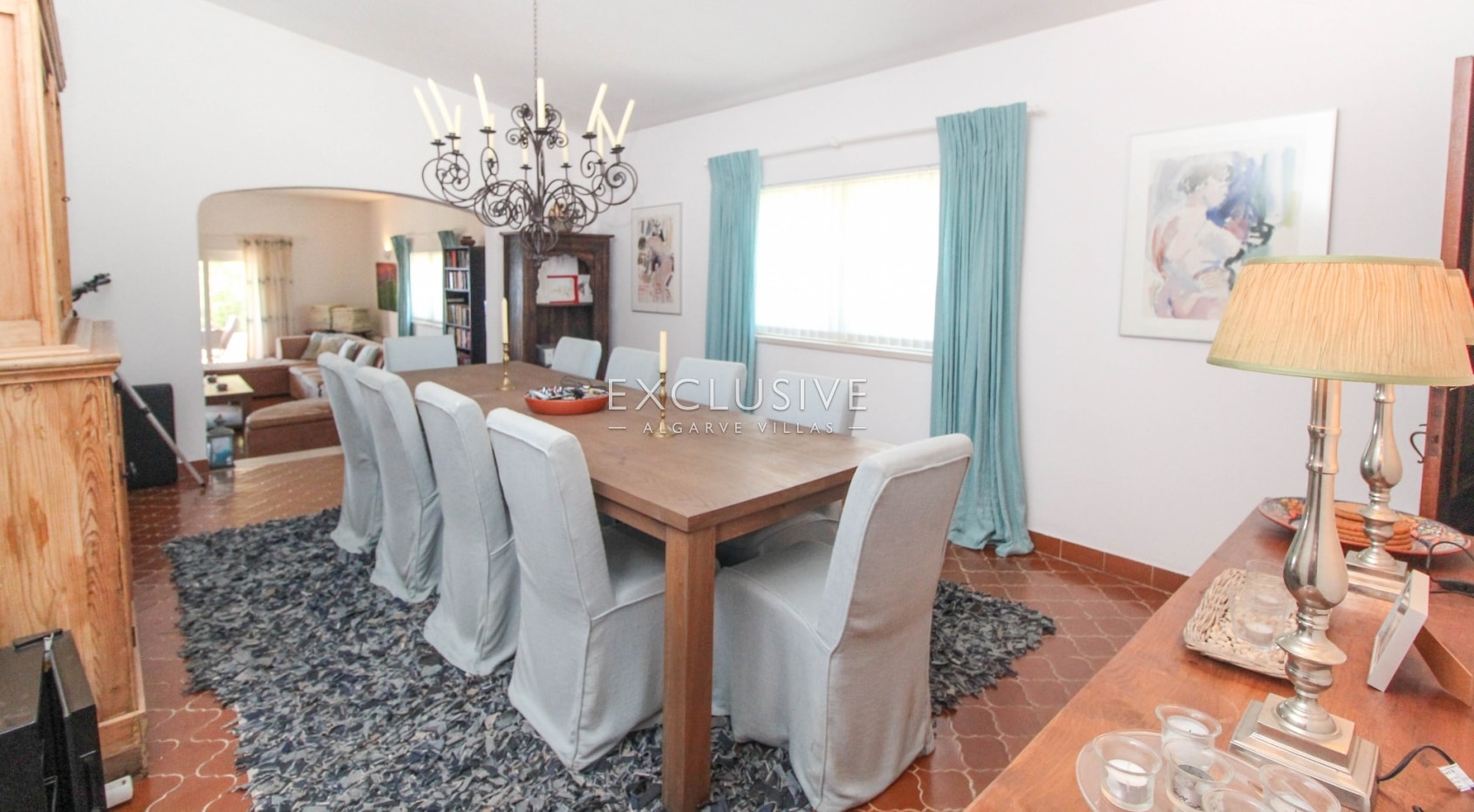 Large 4 bedroom villa with guesthouse with superb sea views in Praia da Luz