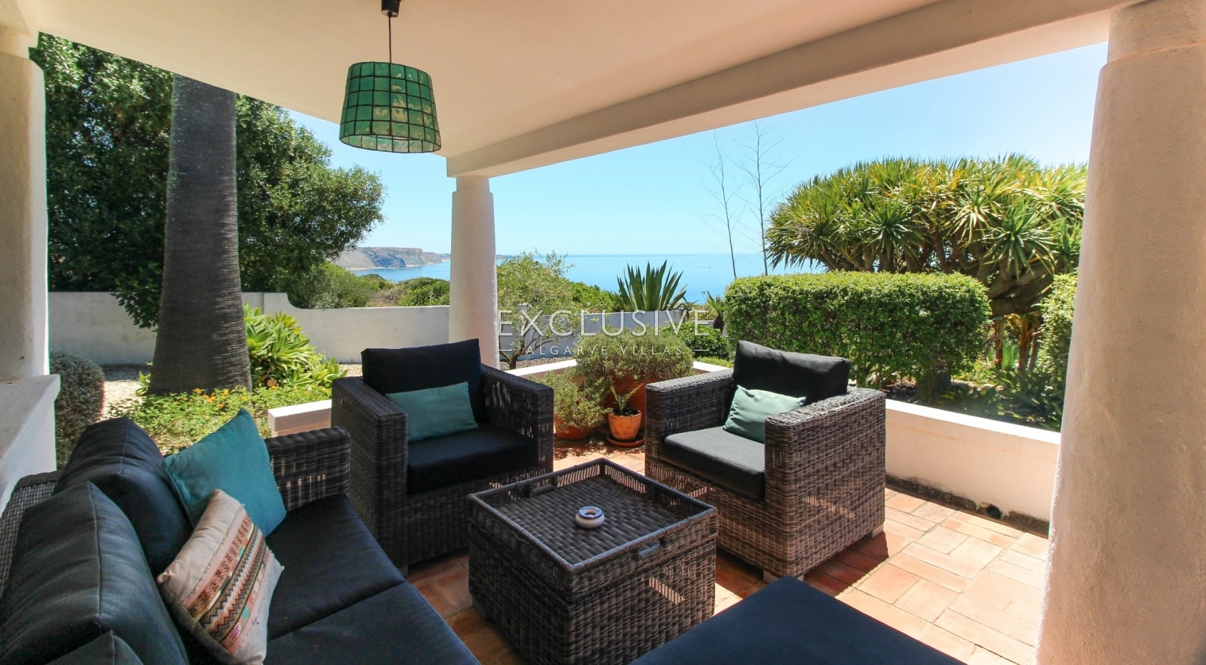Large 4 bedroom villa with guesthouse with superb sea views in Praia da Luz