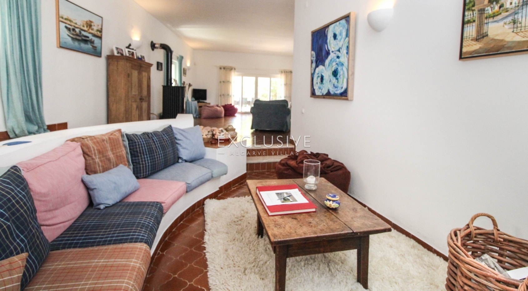 Large 4 bedroom villa with guesthouse with superb sea views in Praia da Luz