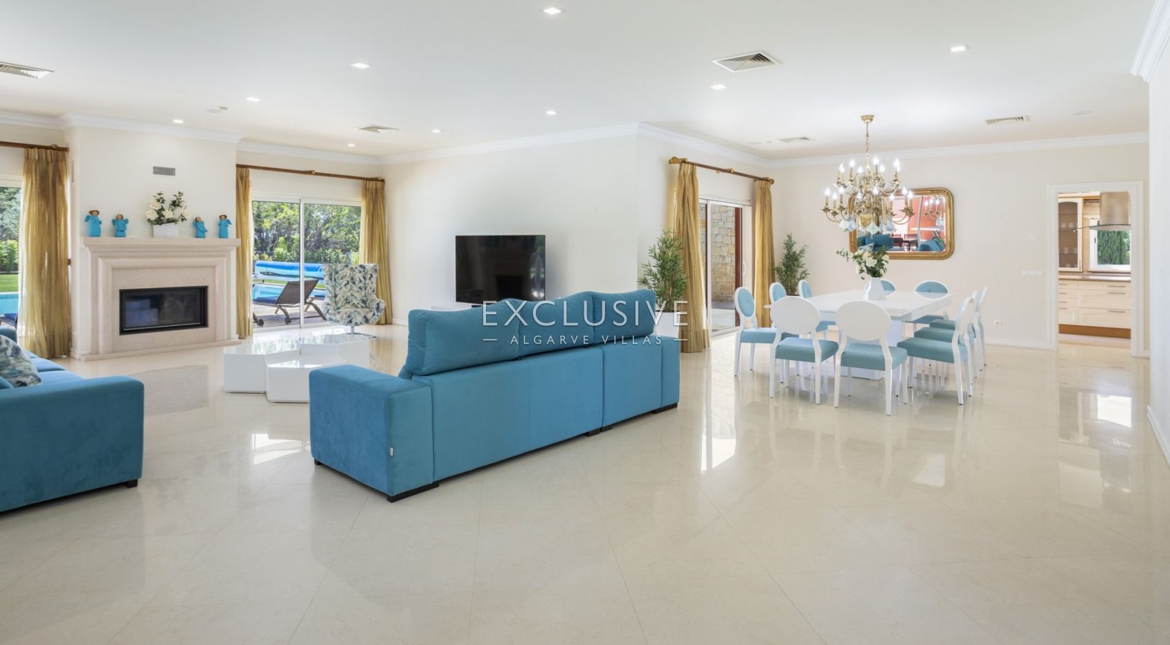 Buy Luxurious mansion with 5 bedrooms and private pool in Pinhal Velho, Vilamoura