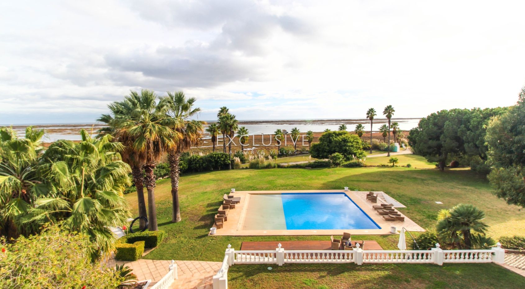 Magnifieke Villa met Ria Formosa uitzicht in Luz de Tavira