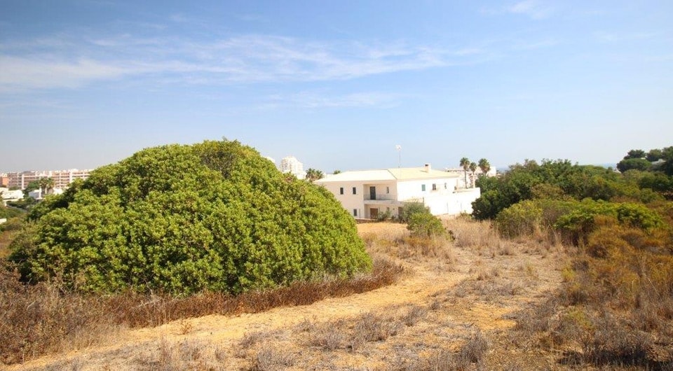 Grundstück in der Nähe vom Strand für den Bau einer villa - zu Fuß zum Strand Armação de Pera