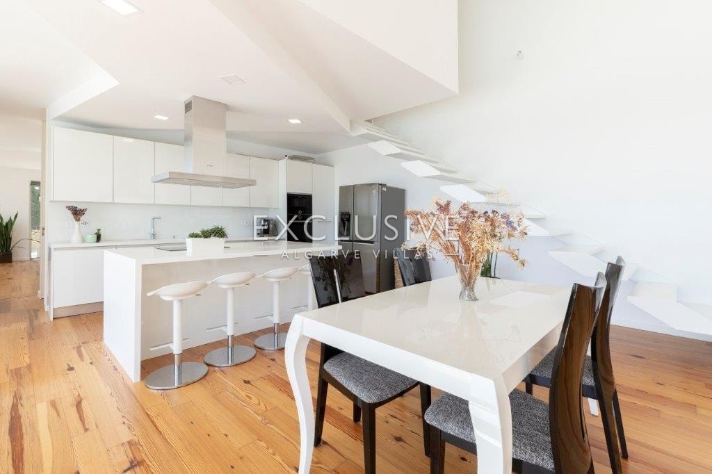 3+1 bedroom contemporary villa with sea views in Lagos, Algarve