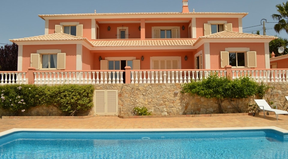 4 bedroom villa with sea views in Praia da Luz in West Algarve