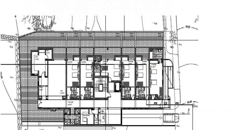 Grundstück mit genehmigtem Projekt zum Bau einer Jugendherberge in Ferragudo, Algarve