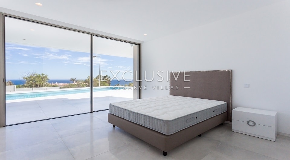 Prachtig ontworpen moderne villa op 400 meter van het strand van Lagos West Algarve