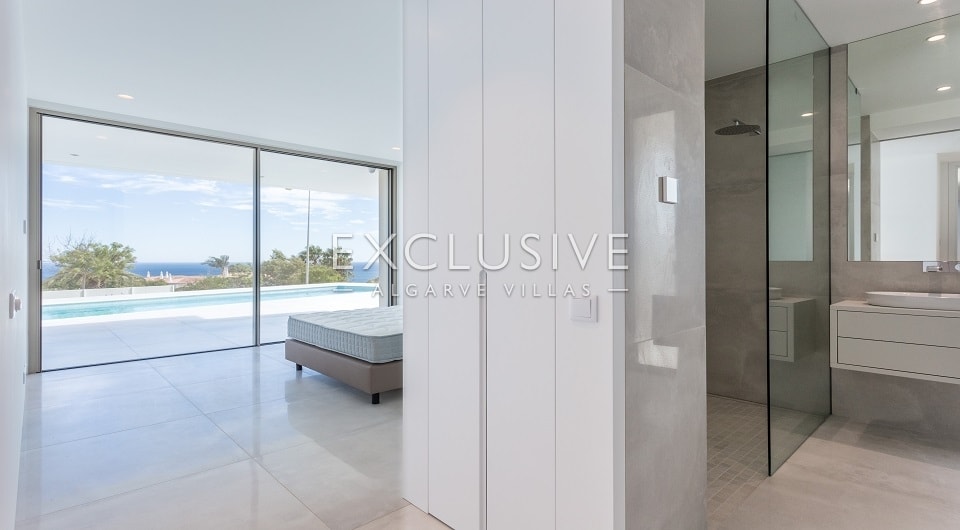 Prachtig ontworpen moderne villa op 400 meter van het strand van Lagos West Algarve