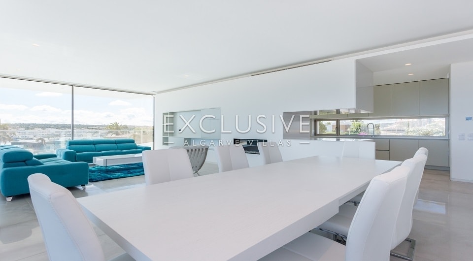 Prachtig ontworpen moderne villa op 400 meter van het strand van Lagos West Algarve