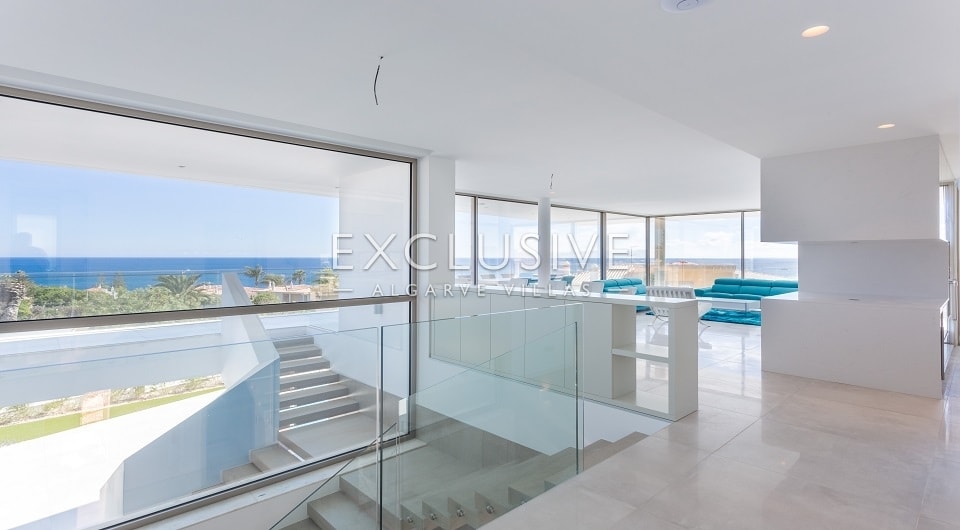 Prachtig ontworpen moderne villa op 400 meter van het strand van Lagos West Algarve