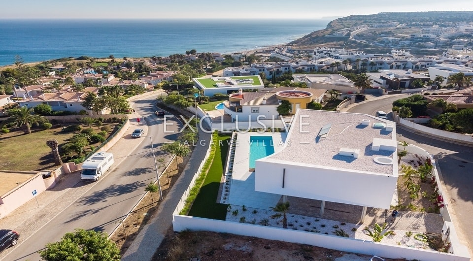 Prachtig ontworpen moderne villa op 400 meter van het strand van Lagos West Algarve