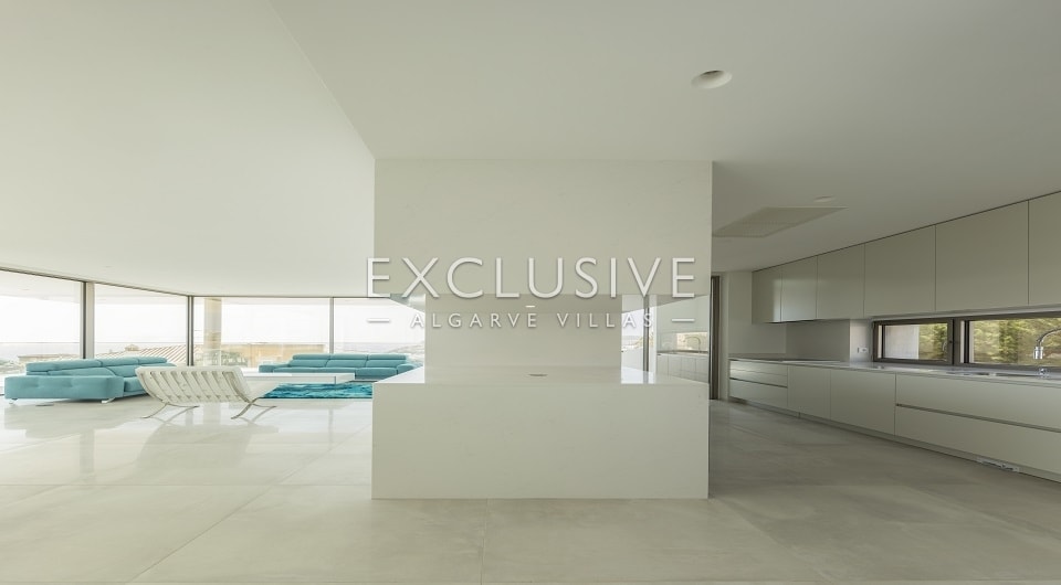 Prachtig ontworpen moderne villa op 400 meter van het strand van Lagos West Algarve