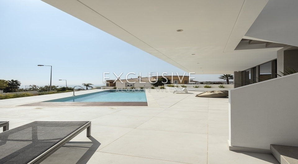 Prachtig ontworpen moderne villa op 400 meter van het strand van Lagos West Algarve