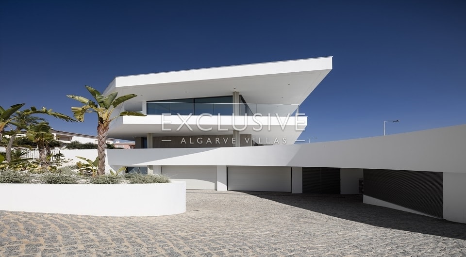 Prachtig ontworpen moderne villa op 400 meter van het strand van Lagos West Algarve