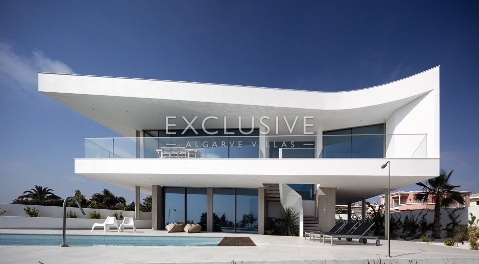 Prachtig ontworpen moderne villa op 400 meter van het strand van Lagos West Algarve
