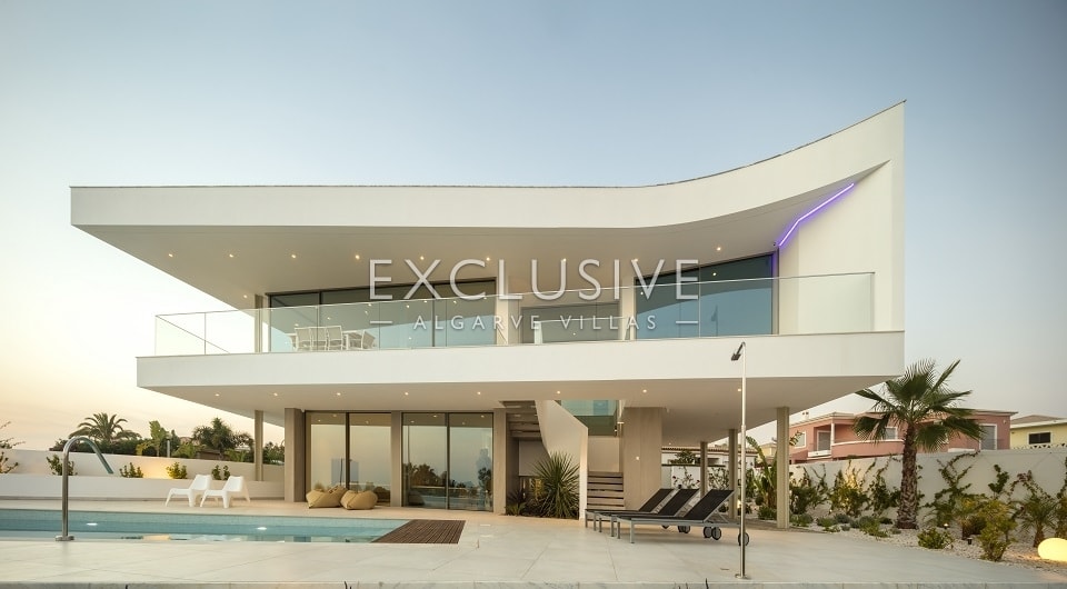 Prachtig ontworpen moderne villa op 400 meter van het strand van Lagos West Algarve