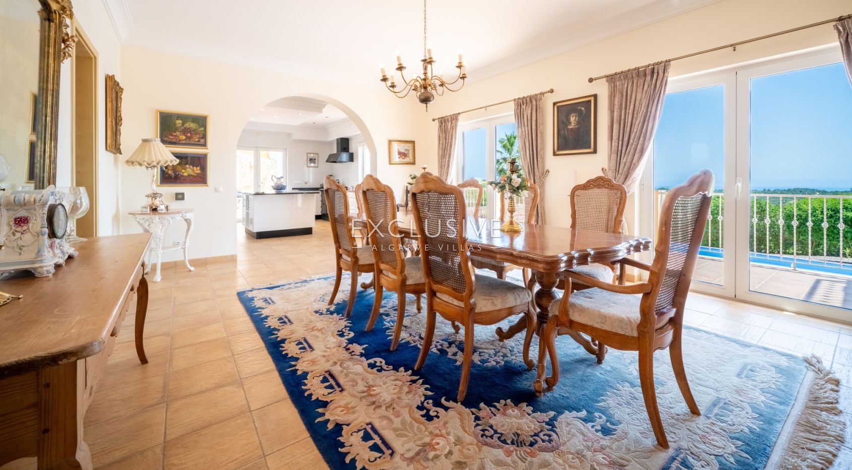Wunderschönes klassisches Herrenhaus mit 7 Schlafzimmern und herrlichem Meerblick in Po