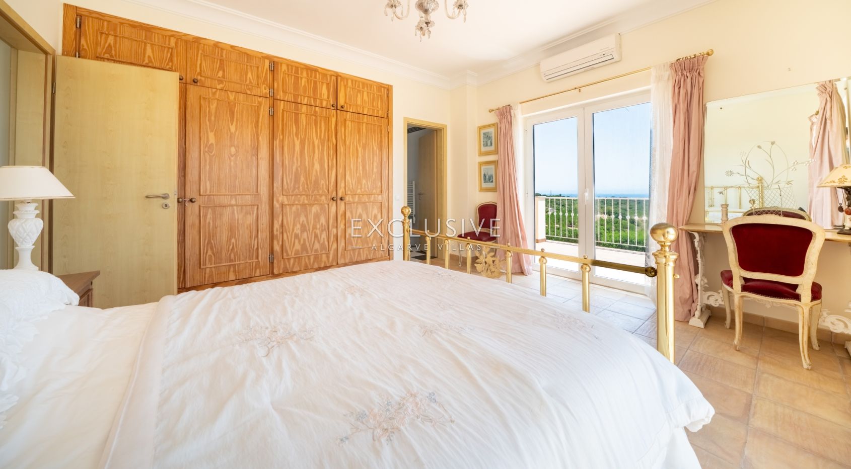 Wunderschönes klassisches Herrenhaus mit 7 Schlafzimmern und herrlichem Meerblick in Po