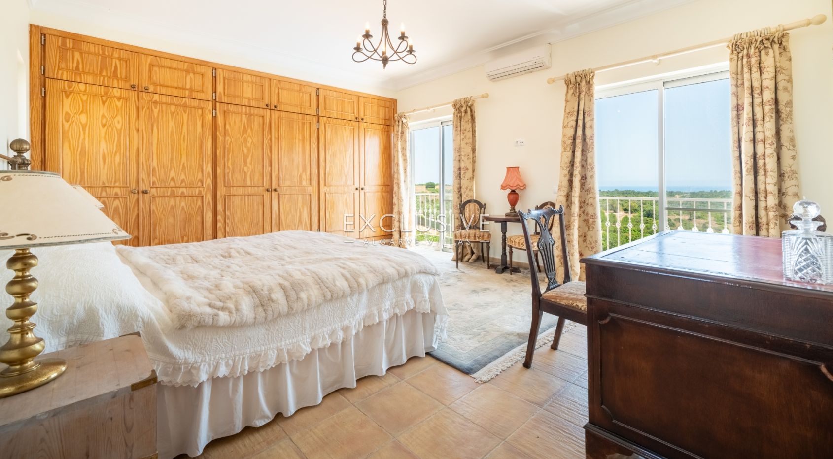 Wunderschönes klassisches Herrenhaus mit 7 Schlafzimmern und herrlichem Meerblick in Po