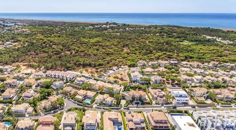 Plot in der Urbanisation Quinta do Lago-1