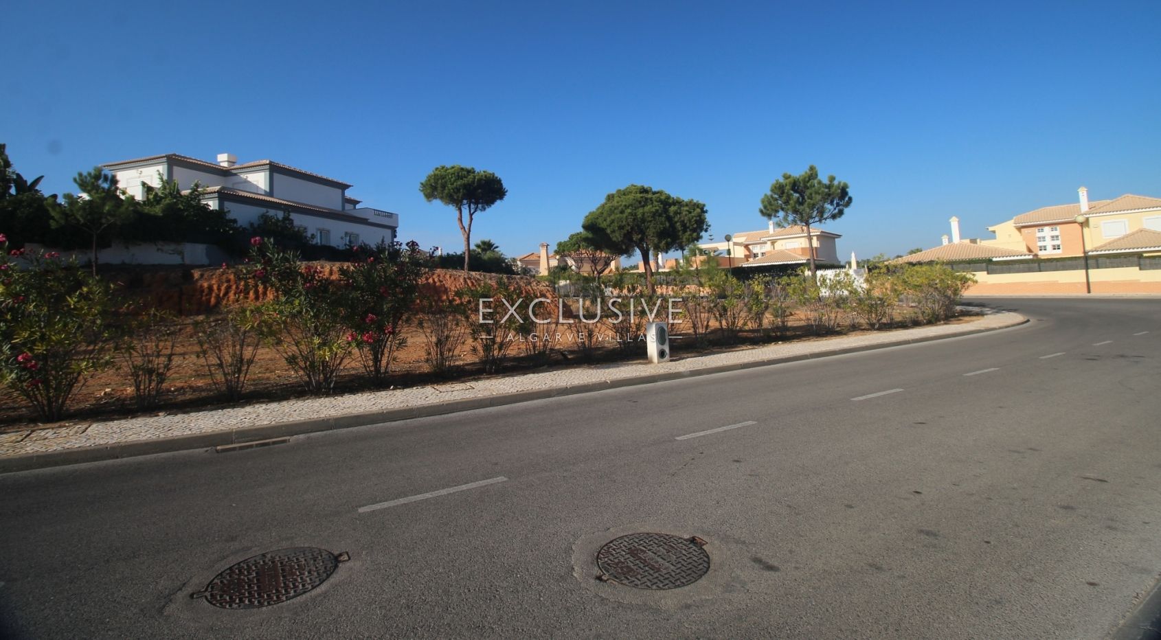 Parcelle de terrain dans l'urbanisation près de Quinta do Lago