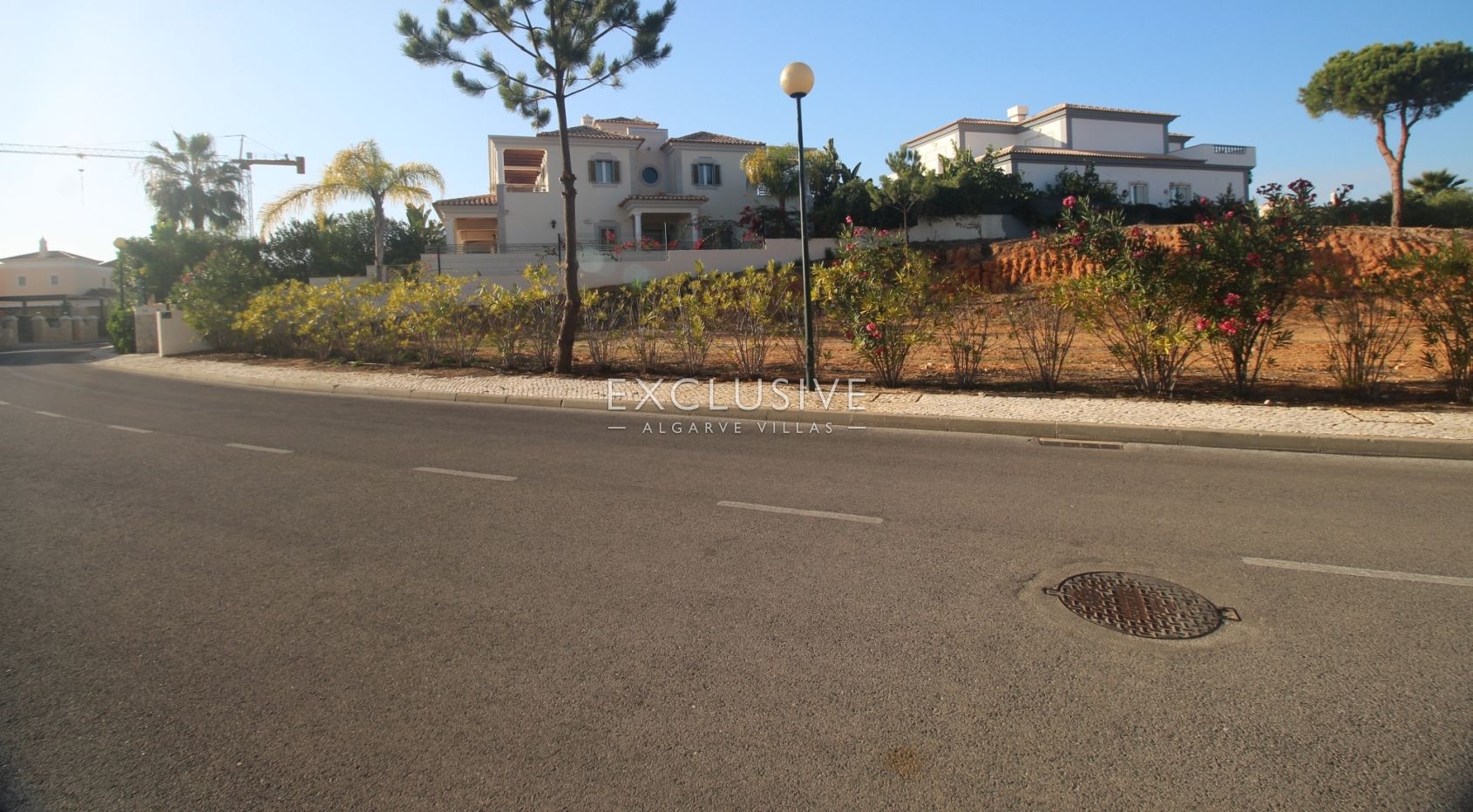 Parcelle de terrain dans l'urbanisation près de Quinta do Lago