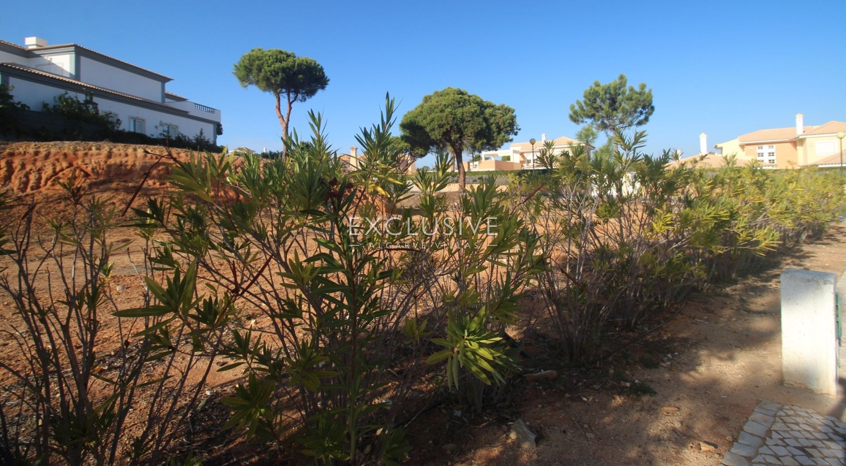 Parcelle de terrain dans l'urbanisation près de Quinta do Lago