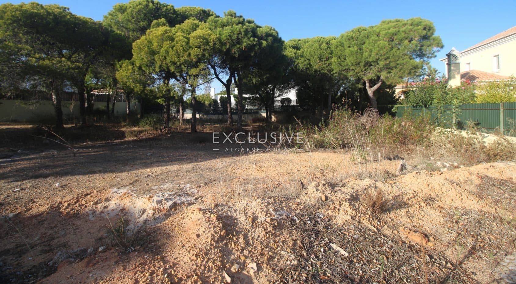 Plot for construction of a villa near Quinta do lago-1