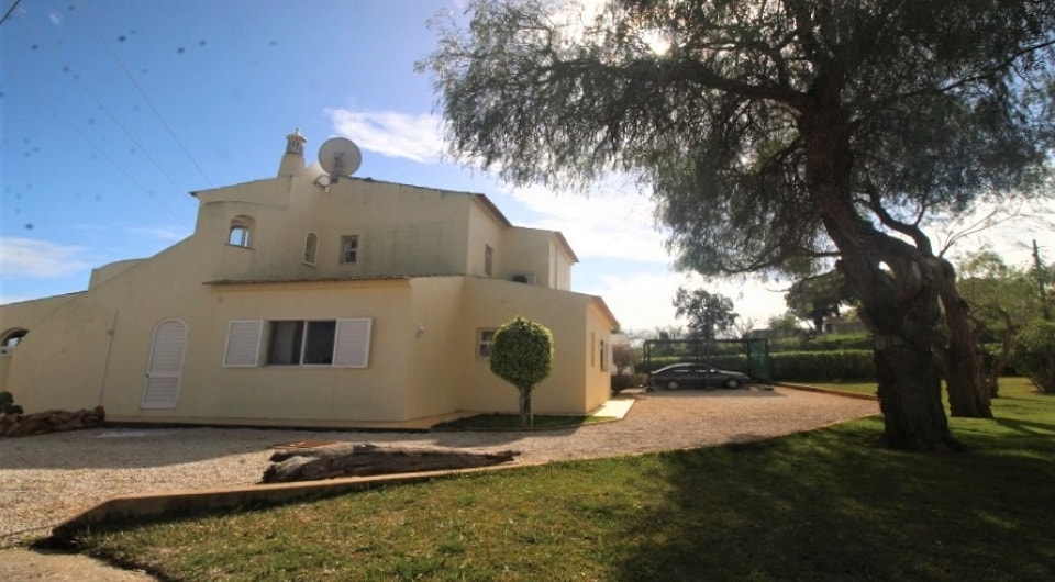 3 slaapkamer villa met zwembad in Carvoeiro West Algarve