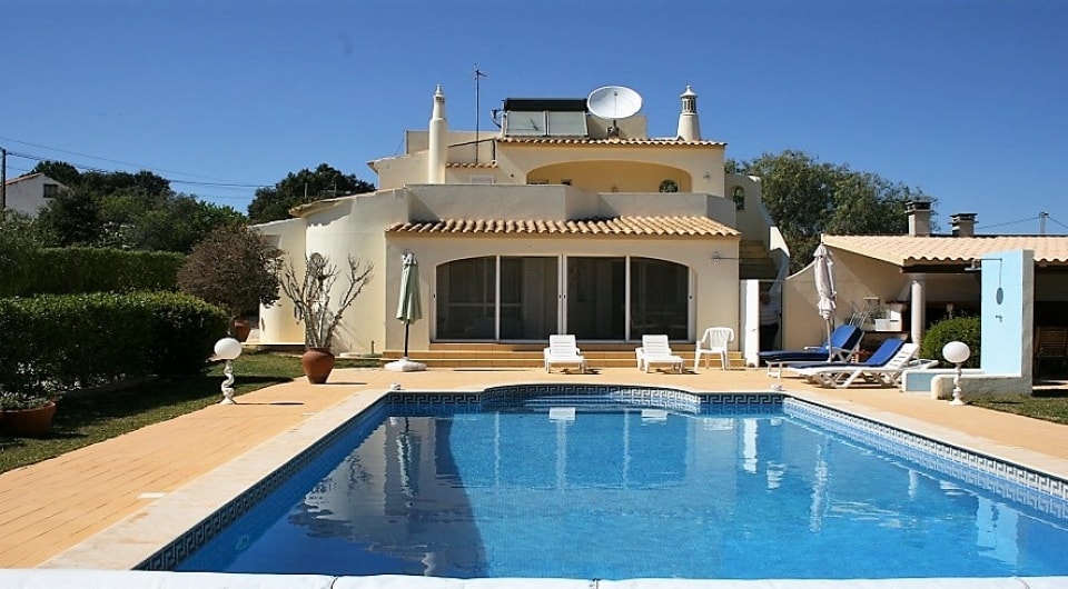 3 slaapkamer villa met zwembad in Carvoeiro West Algarve