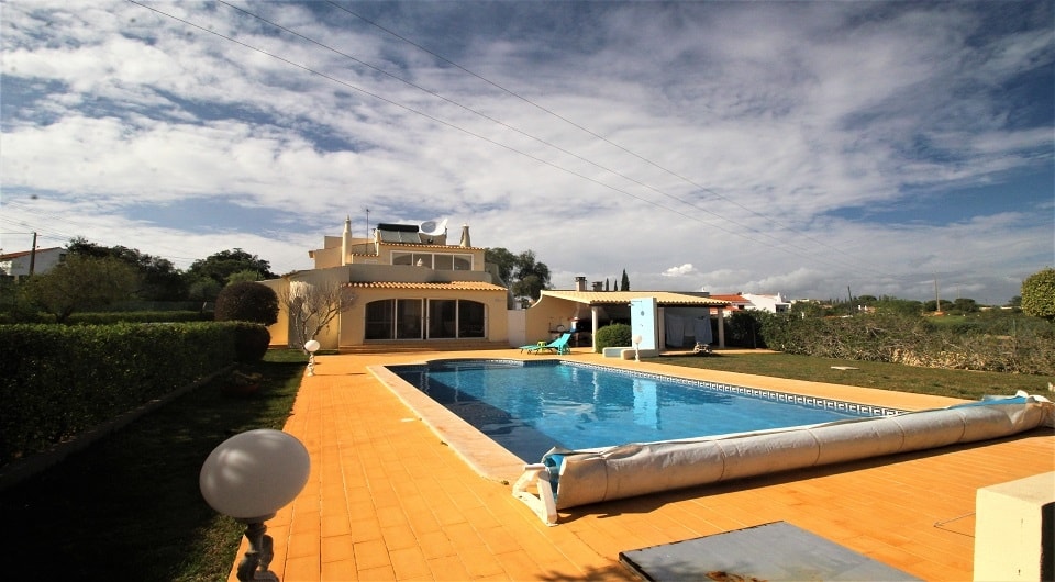 3 slaapkamer villa met zwembad in Carvoeiro West Algarve