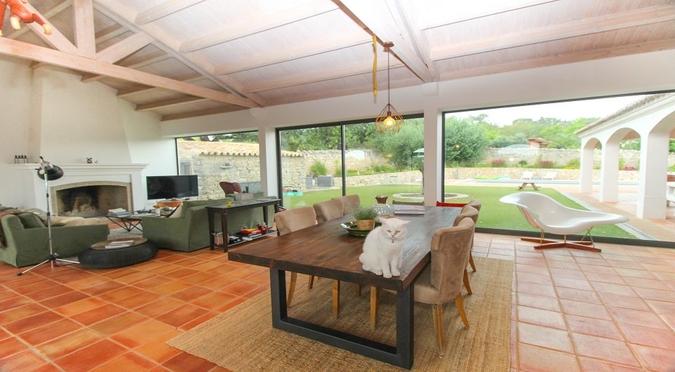 SOLD - High quality recent build villa near Loule in quiet setting
