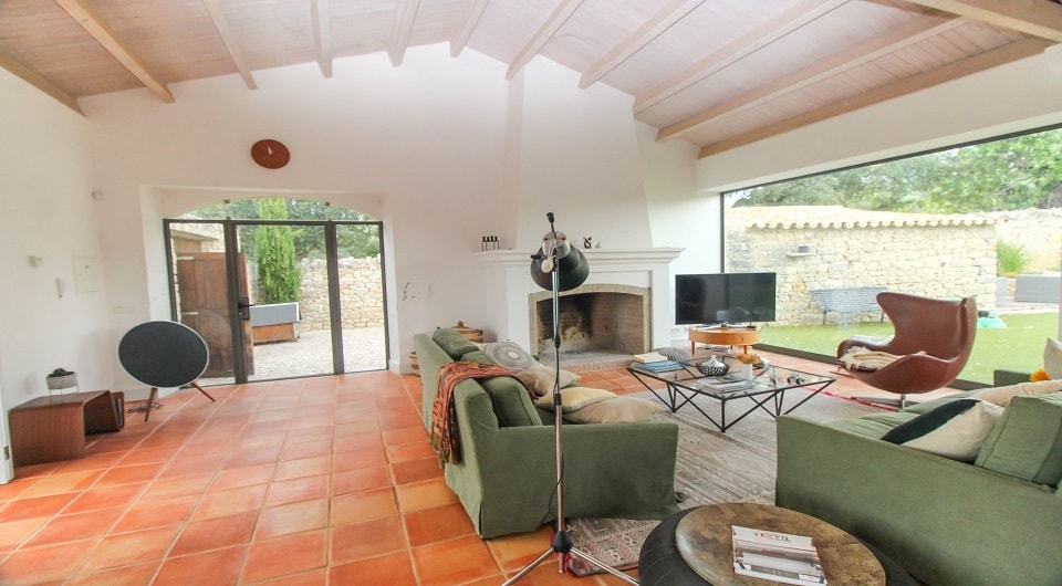 SOLD - High quality recent build villa near Loule in quiet setting