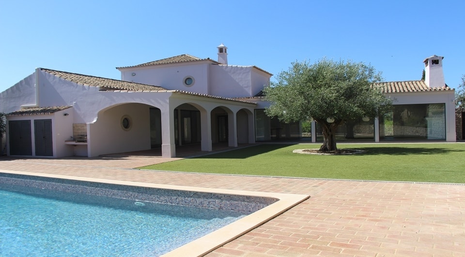 SOLD - High quality recent build villa near Loule in quiet setting