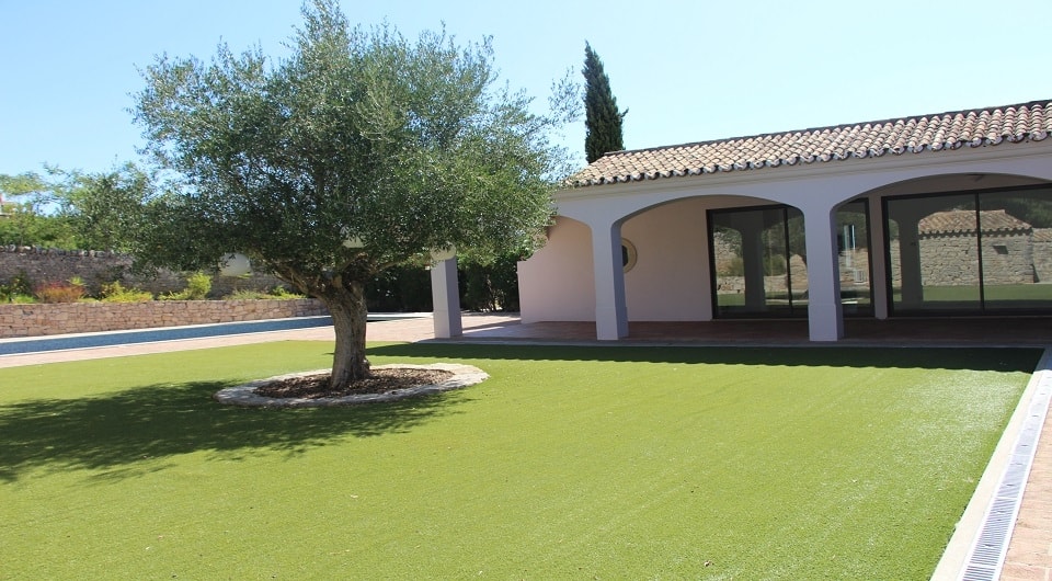 SOLD - High quality recent build villa near Loule in quiet setting