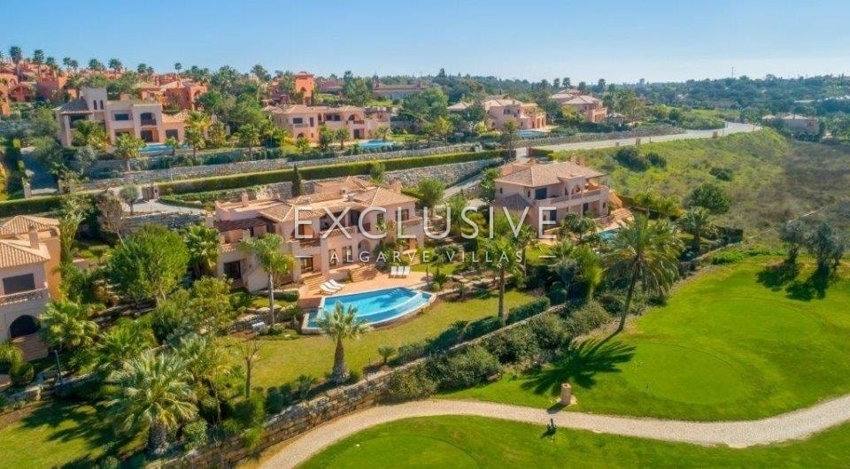 Luxury villa with pool Silves in Golf resort, Algarve