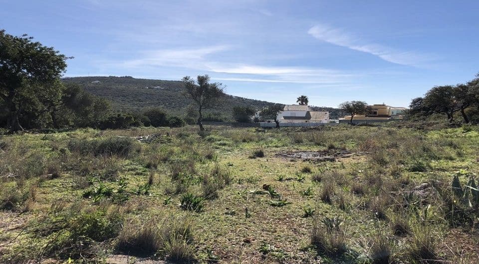 Large plot for construction in Loule near amenities-2