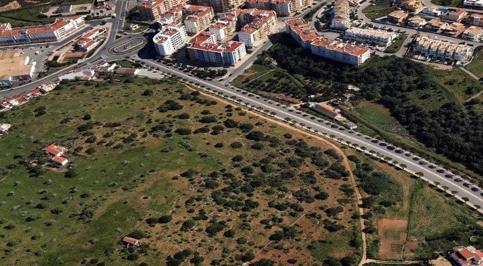 Oportunidade para investidores que queiram construir apartamentos em Lagos.