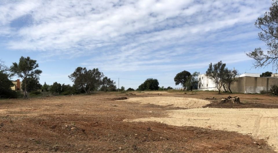 Large plot for construction in a quiet area of Almancil, near golf resorts, Algarve