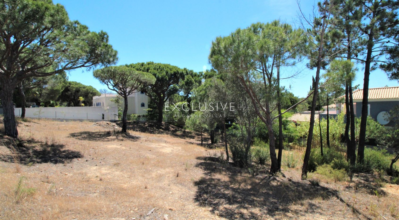 Building plot for the construction of a luxury Villa near Quinta do Lago in Central Algarve