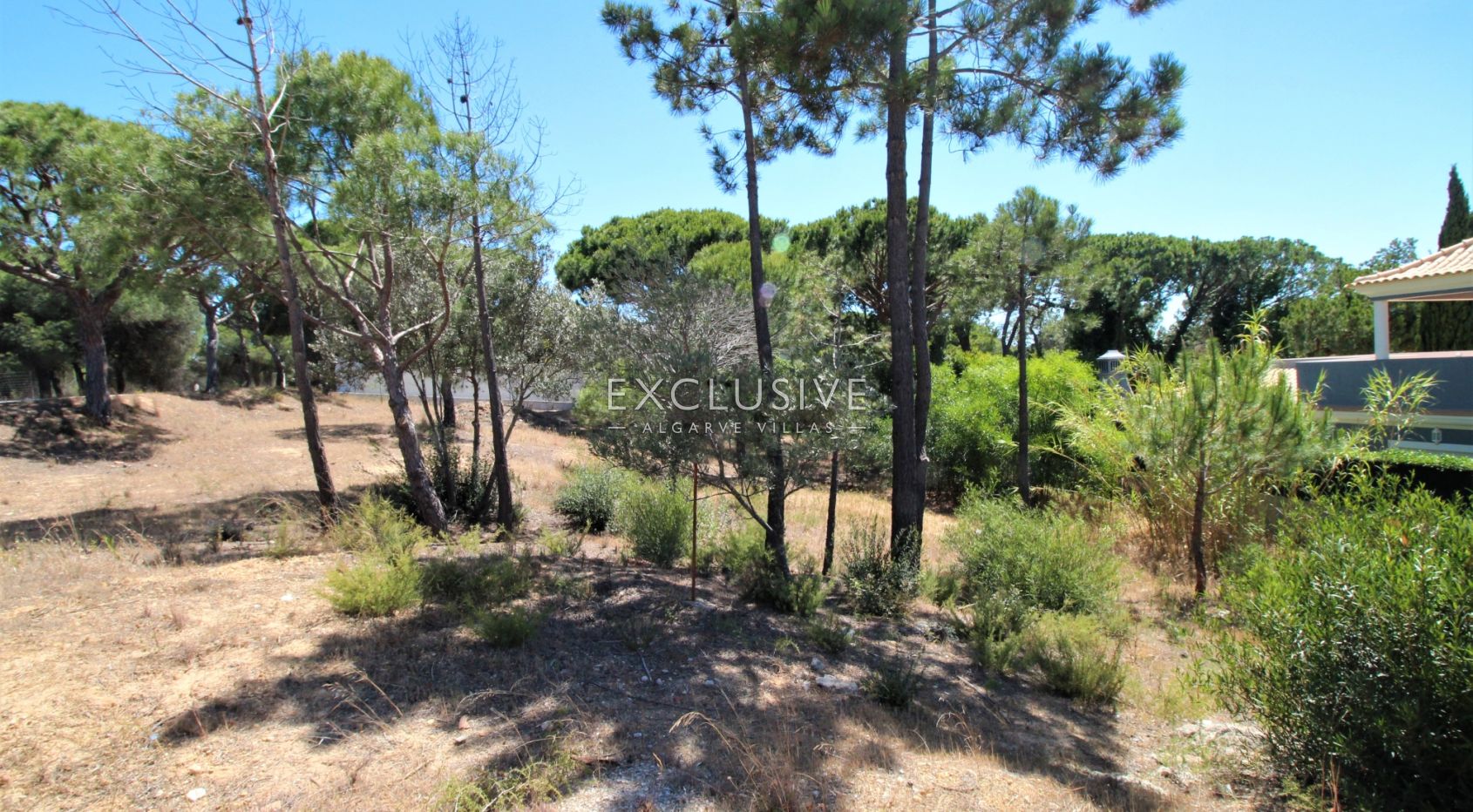 Building plot for the construction of a luxury Villa near Quinta do Lago in Central Algarve