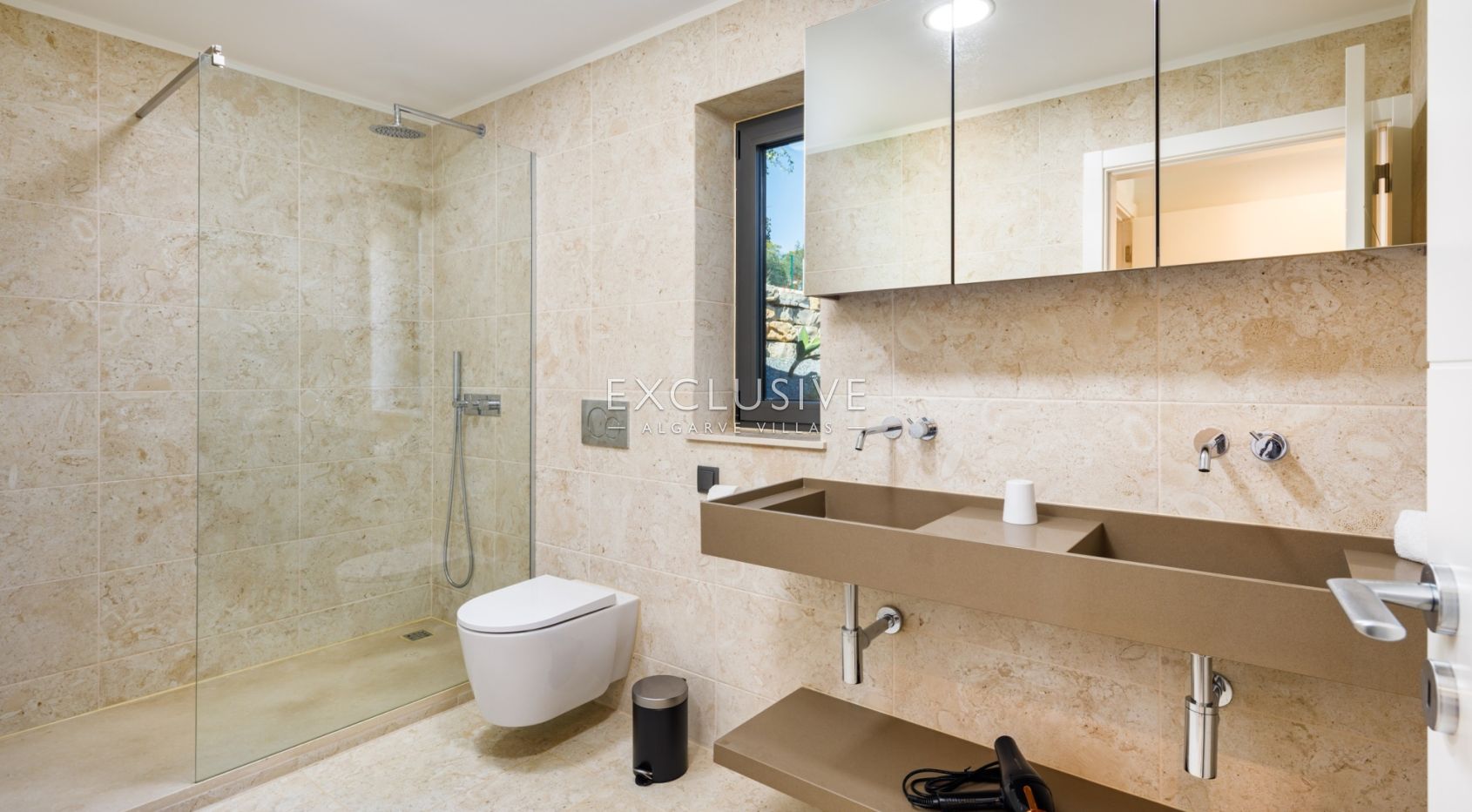 Villa neuve de 5 lits près de la plage de Carvoeiro