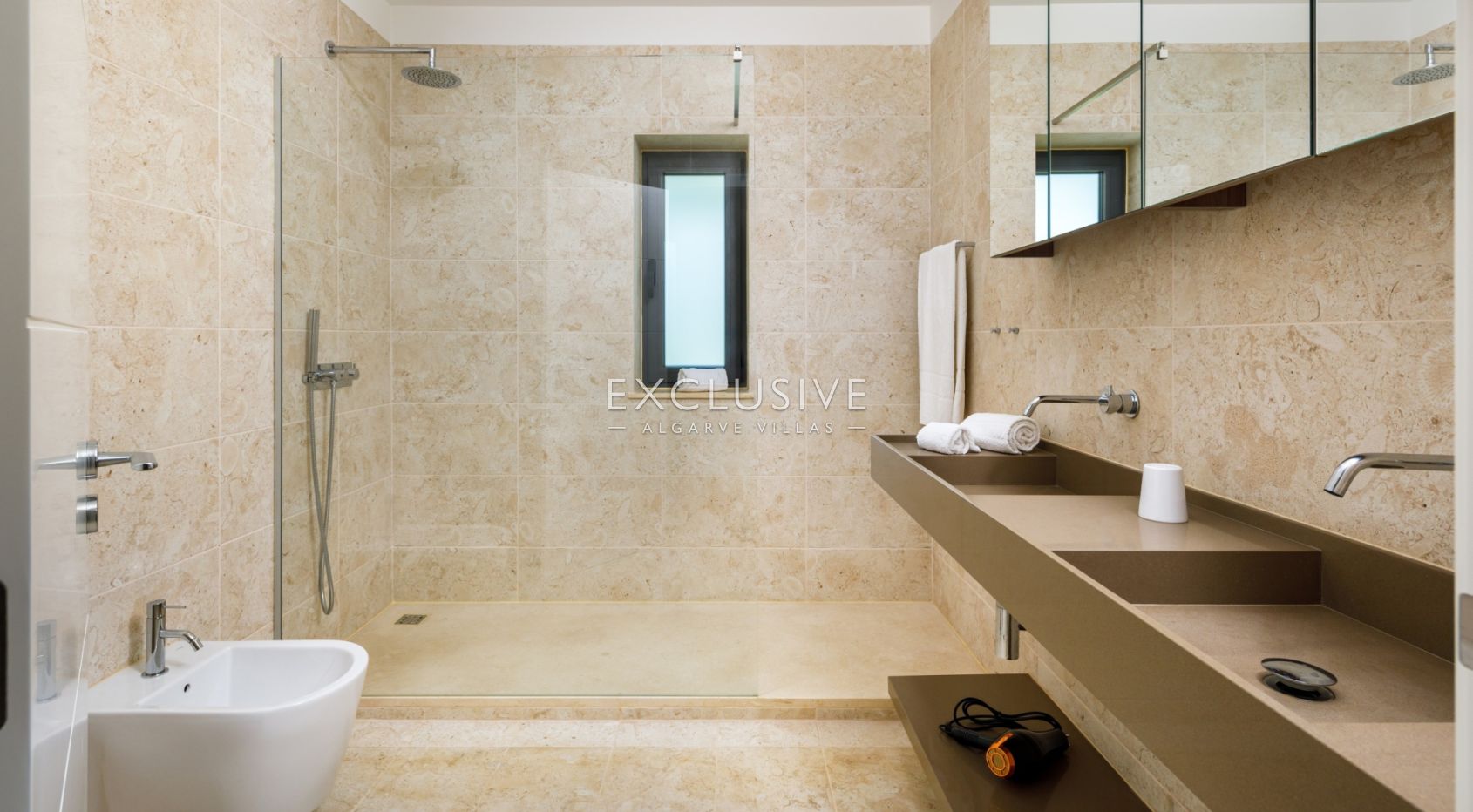 Villa neuve de 5 lits près de la plage de Carvoeiro