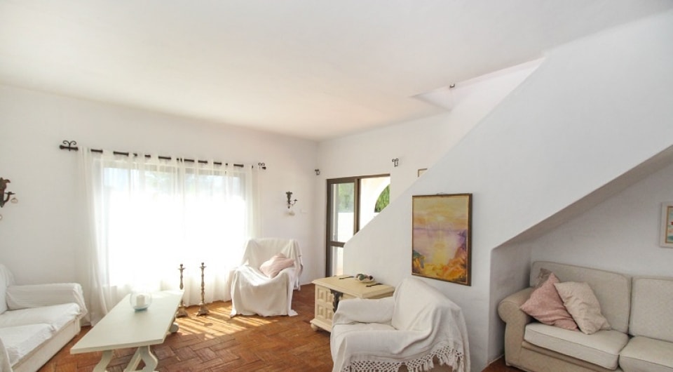 3+1 bedroom villa with sea view, walking distance to the center of Carvoeiro, Algarve