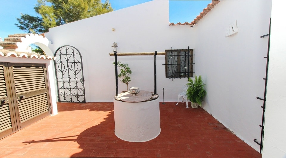 3+1 bedroom villa with sea view, walking distance to the center of Carvoeiro, Algarve