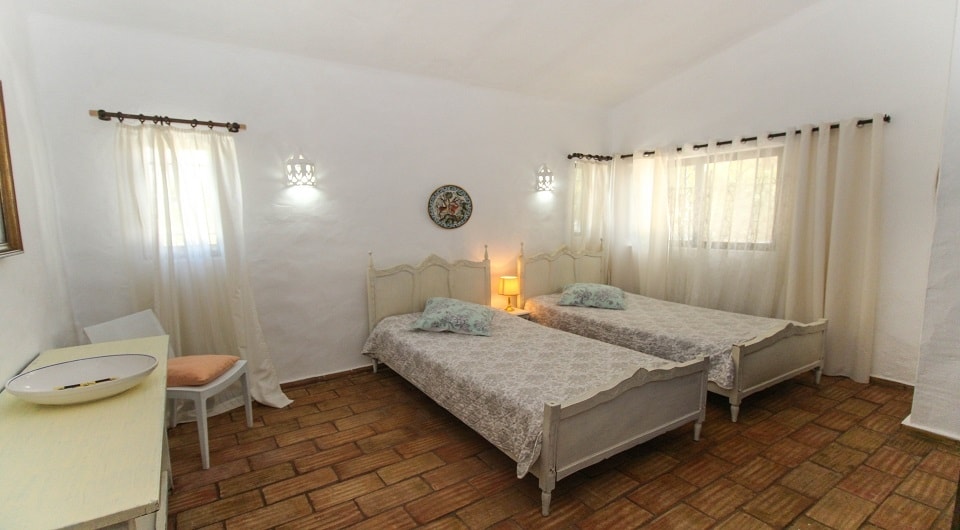 3+1 bedroom villa with sea view, walking distance to the center of Carvoeiro, Algarve