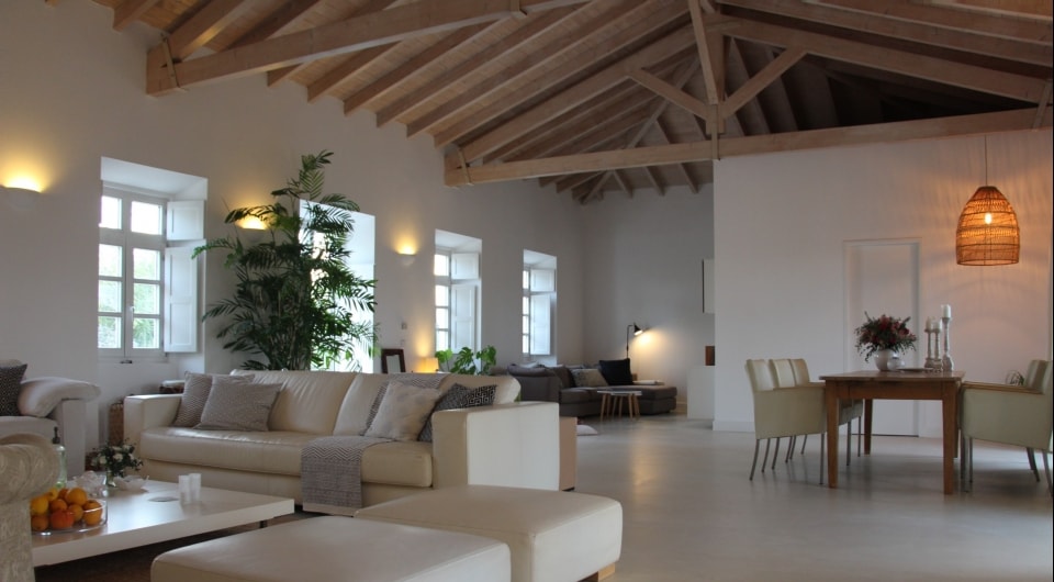 SOLD - Contemporary "Quinta" style villa with 5 bedrooms and ample grounds, Tavira