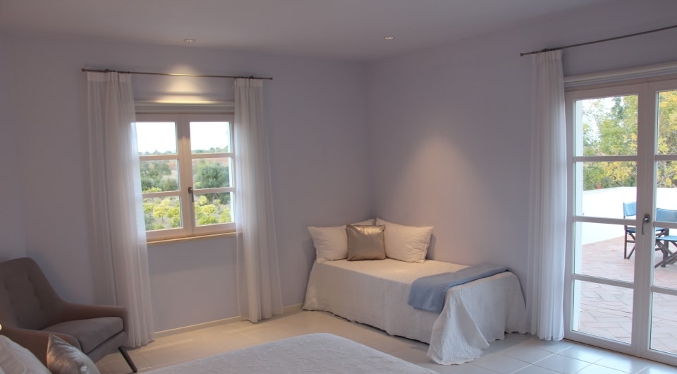 SOLD - Contemporary "Quinta" style villa with 5 bedrooms and ample grounds, Tavira