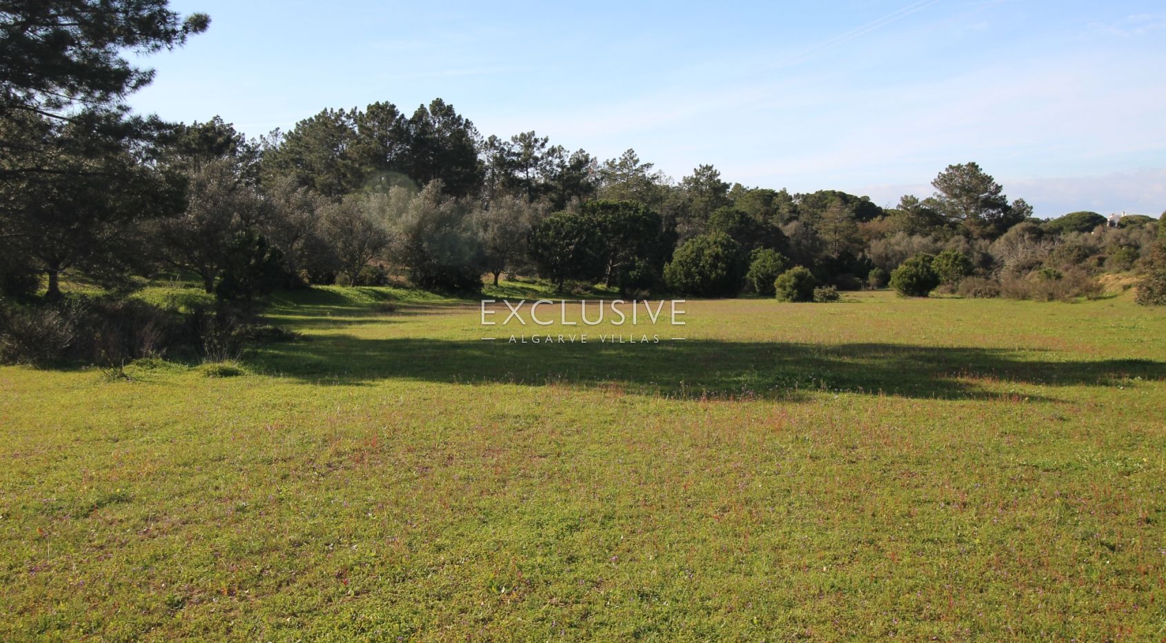Plot near Caramujeira with ruin, Algarve